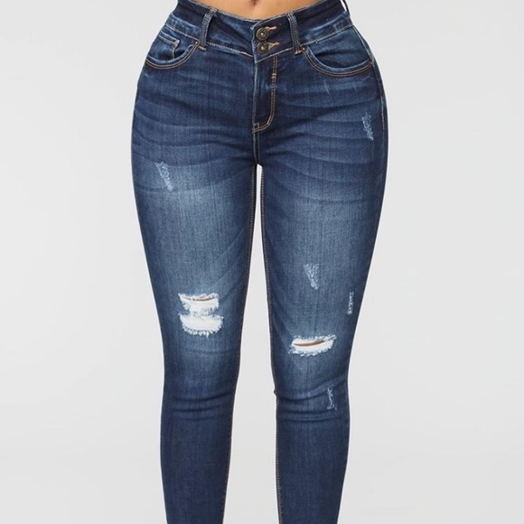 Fashion Nova Heartbreaker Distressed Jeans notworn
